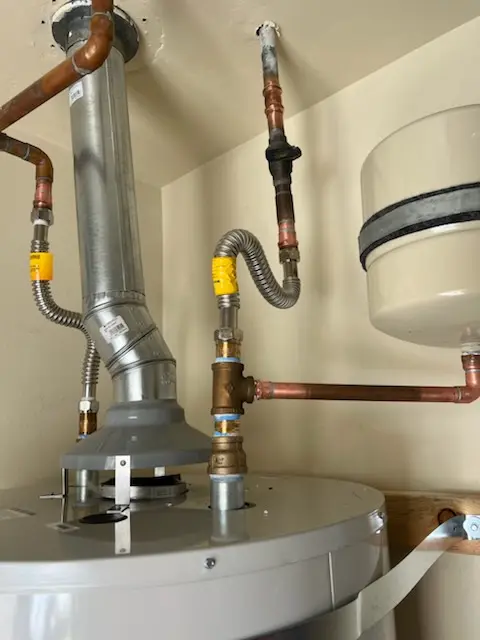 Water heater installation and plumbing repair in Kingsland